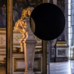 Olafur Eliasson, Deep mirror (yellow), 2016 Mirrors, monofrequency light, aluminium, steel, wood, paint (black, white), control unit 445x180x90 cm Palace Of Versailles, 2016 Photo: Anders Sune Berg Courtesy of the artist; neugerriemschneider, Berlin, Tanya Bonakdar Gallery, New York © Olafur Eliasson