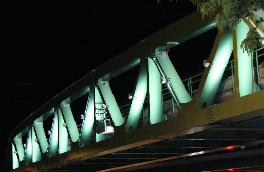 ©Christophe Luquet, DYNALighting. Pont SNCF, Rueil-Malmaison. Maître d’ouvrage : Philippe Lagueyrie, direction de la voirie, ville de Rueil-Malmaison 