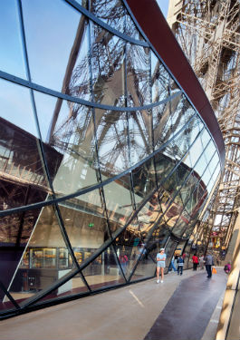 © Agence Moatti-Rivière. Premier étage de la tour Eiffel.