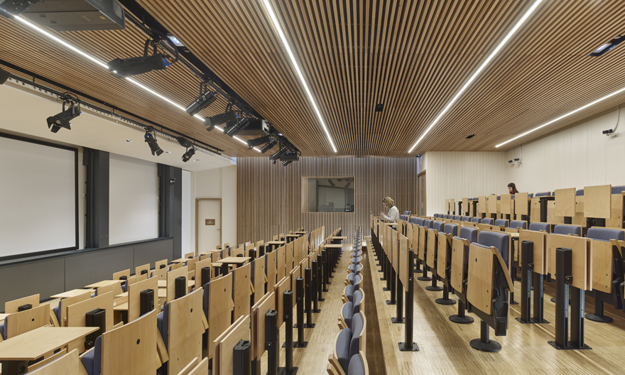 Dossier Éclairage des locaux d’enseignement © iGuzzini. Photo Didier Boy de la Tour 