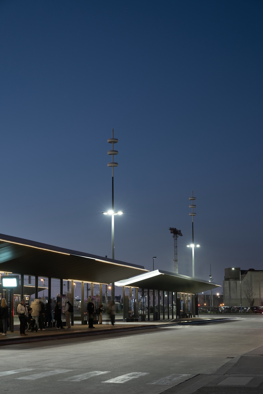 Photo de la digue de mer, Dunkerque. Dossier éclairage extérieur