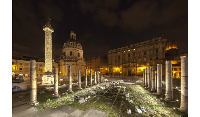 Lumière sur les forums de Rome