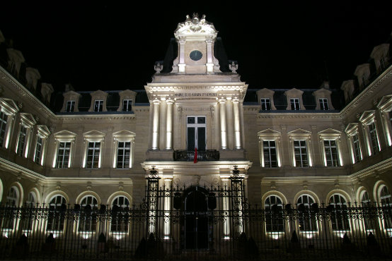 Mise en lumière de la mairie du IIIe, Paris