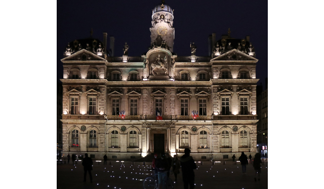 Place des Terreaux : ondes de lumière