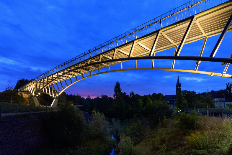 Pont Porta Westfalica à Dortmund-Hörde éclairé par WE-EF