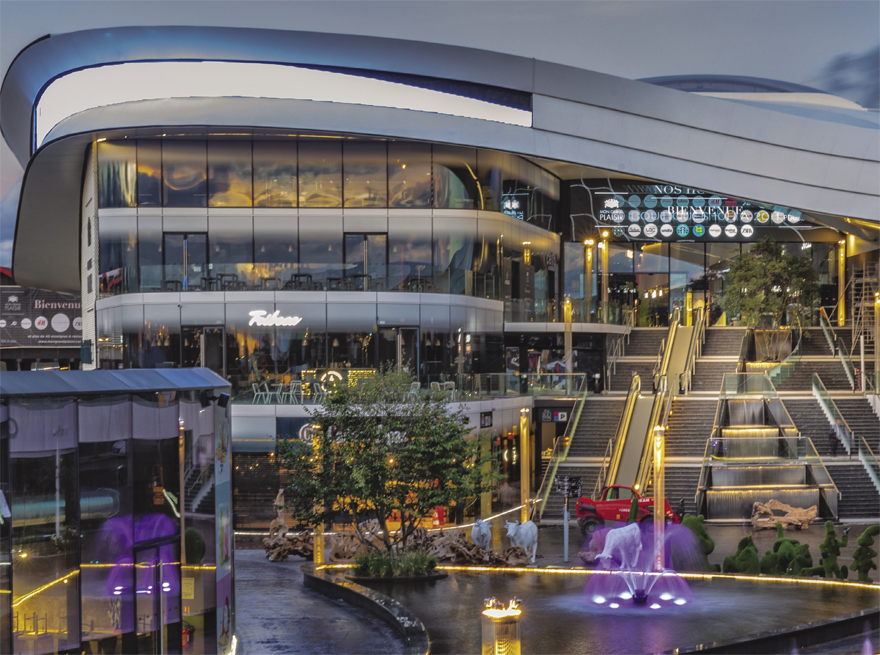 Lumières N° 37 – Dossier : Centres commerciaux et grandes surfaces