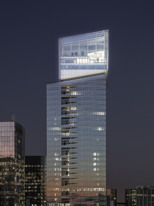 Tour Saint-Gobain, Paris - Conception lumière : agence 8’18” © Valode et Pistre