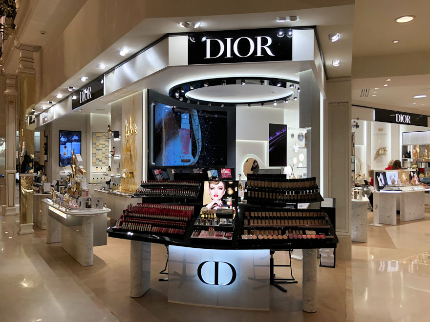 Dior s’habille en lumière