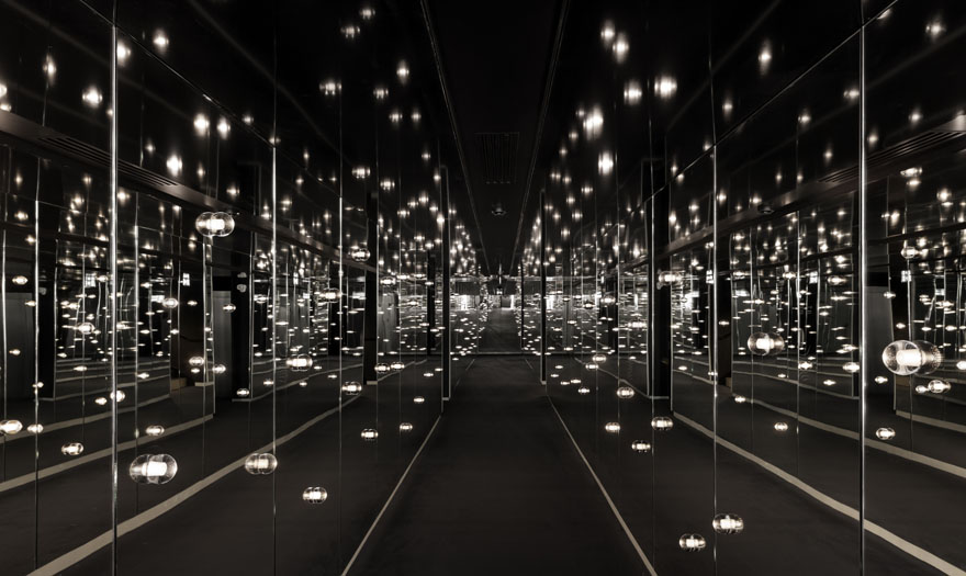 Fines bulles de lumière au centre Pressoria