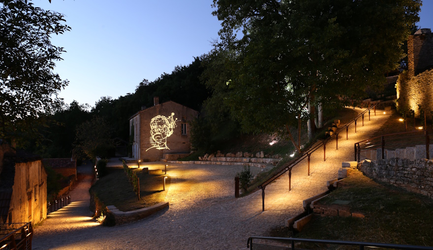 Le sentier de Bonaguil raconté par la lumière