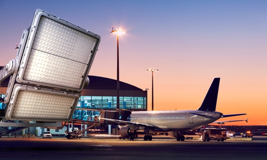 Sébastien Dumont : "Keris d'Eclatec, une gamme dédiée aux parkings avions" (Lumières N°55 – Cahier technique – Éclairage des aéroports 4/5)